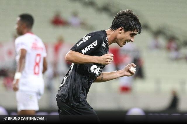 Goiás encaminha empréstimo de volante junto ao líder do Brasileirão