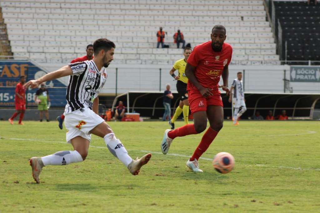 Classificados, Comercial e Batatais ficaram no empate em 1 a 1 (Foto: Rafael Alves/Comercial)