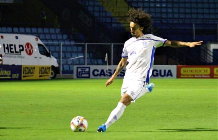 Valdivia brilhou contra o Vitória