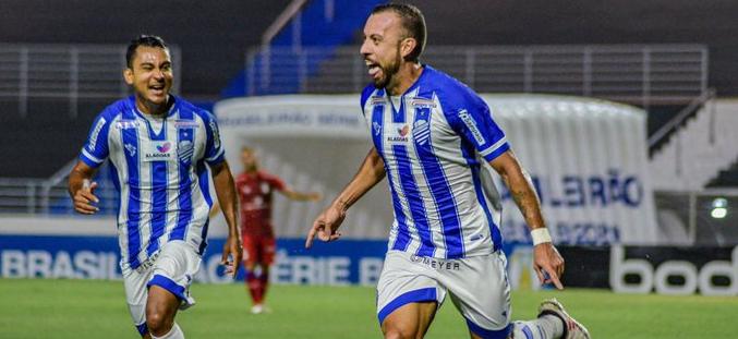 Paulo Sérgio vive melhor fase da carreira no CSA