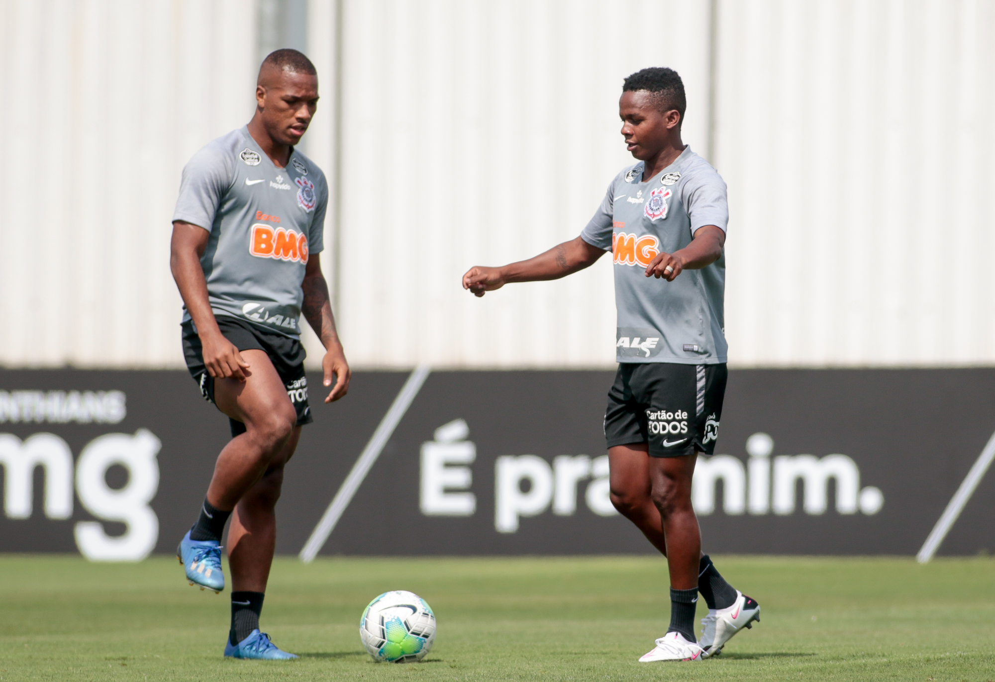 Corinthians tenta se “achar” contra adversário na briga contra o rebaixamento