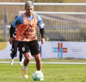 Meia do Flamengo se lesiona na seleção e pode ficar fora por até duas semanas