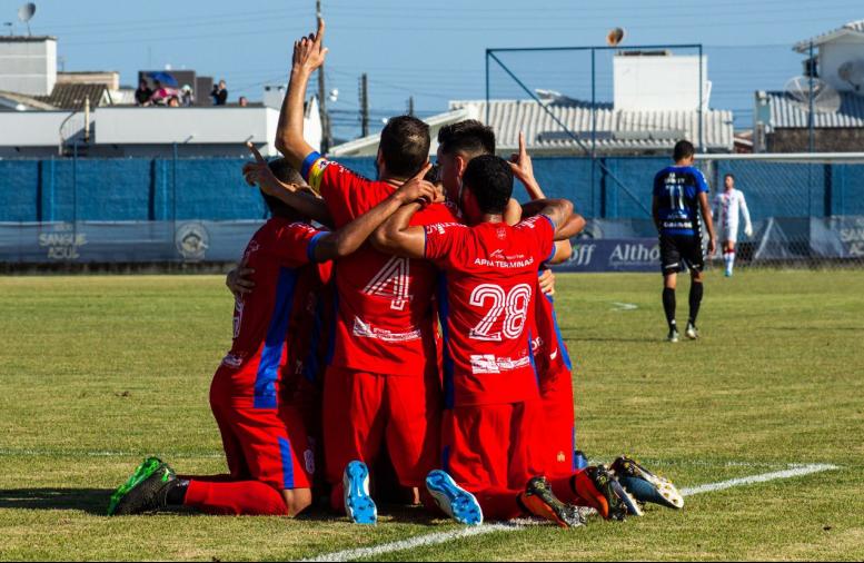 Jogadores do Marcílio comemoram gol em cima do Tubarão - Bruno Golembiewski/CNMD