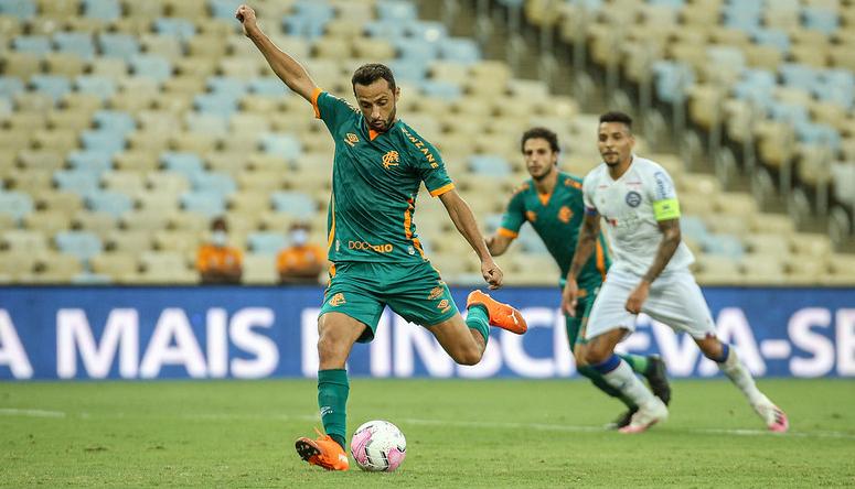 Nenê sofreu pênalti e converteu com categoria