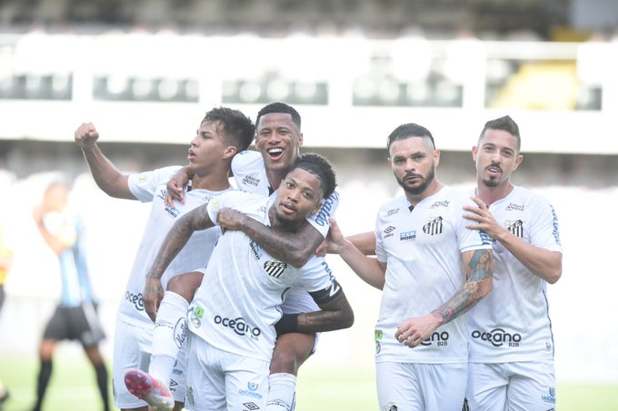 Decisivo, Marinho elogia Rollo e critica Peres após vitória do Santos