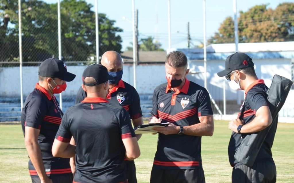 Vagner Mancini está de saída do Atlético-GO