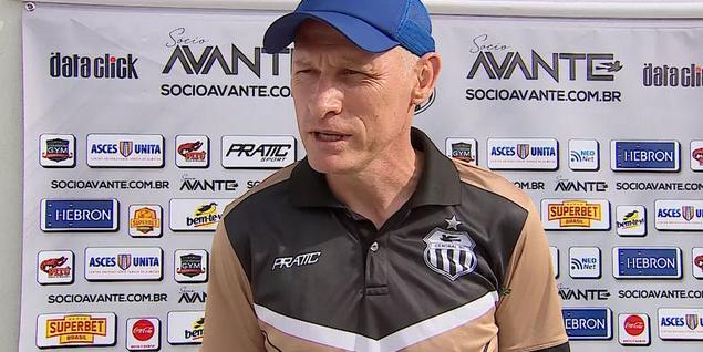 Série D: Central demite técnico e jogadores ameaçam não entrar em campo