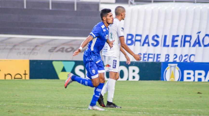 Atrás da terceira vitória. (Foto: Augusto Oliveira / CSA)
