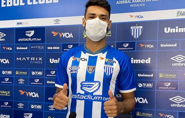 Atacante ex-Sport é apresentado: “Eu acho que o Avaí vai subir”