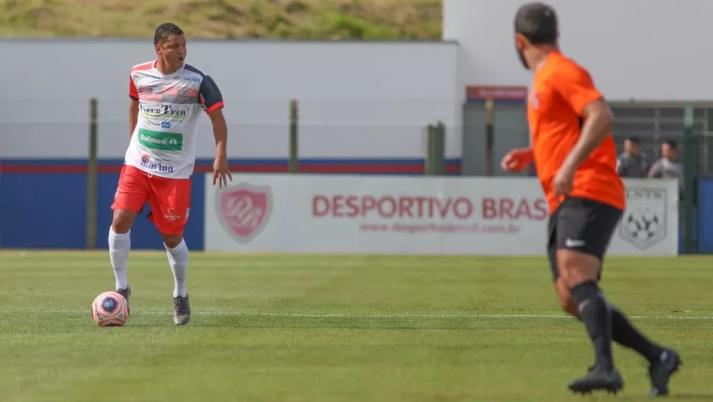 Diego Macedo atuou apenas no primeiro tempo da partida contra o Desportivo Brasil (Foto: Gustavo Amorim/Paulista)