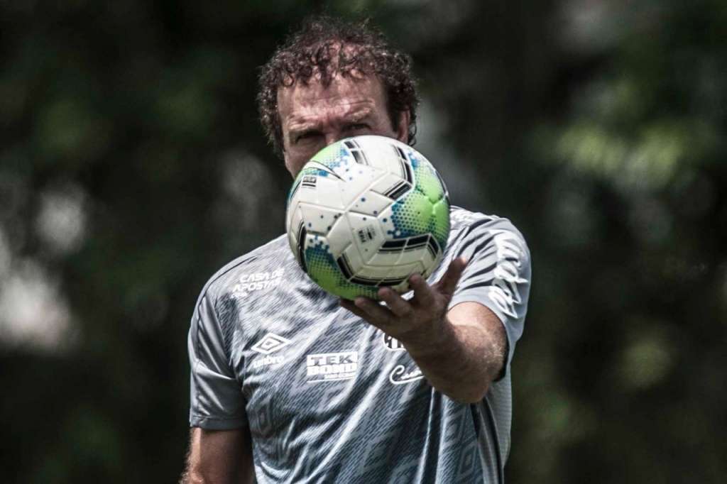 Ainda sem Robinho, Santos treina à espera da recuperação de Alison