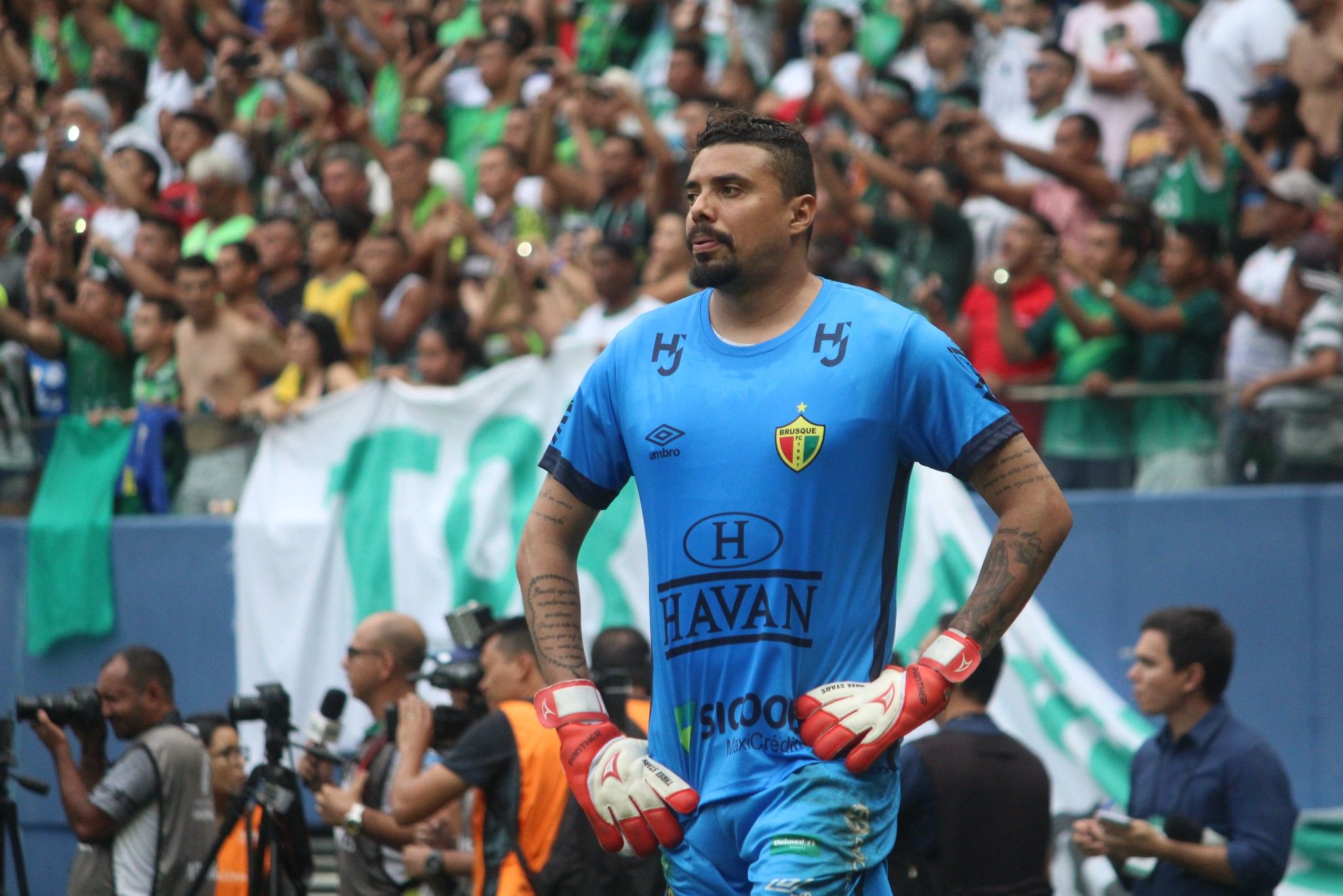 Série C: Titular testa positivo para covid-19 e desfalcará líder Brusque-SC