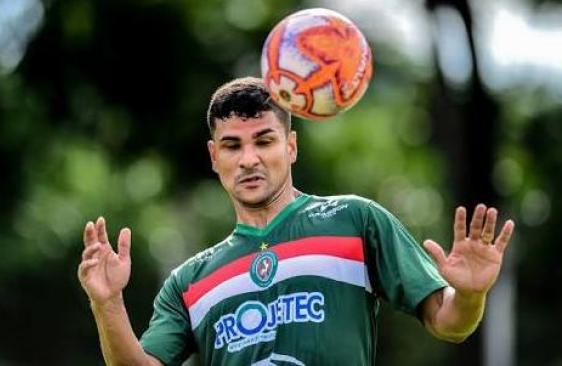 Série D: Após sofrer goleada, Moto Club deve antecipar estreia de zagueiros