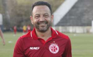 Técnico Paulinho Kobayashi engata segunda vitória e liderança na Série D