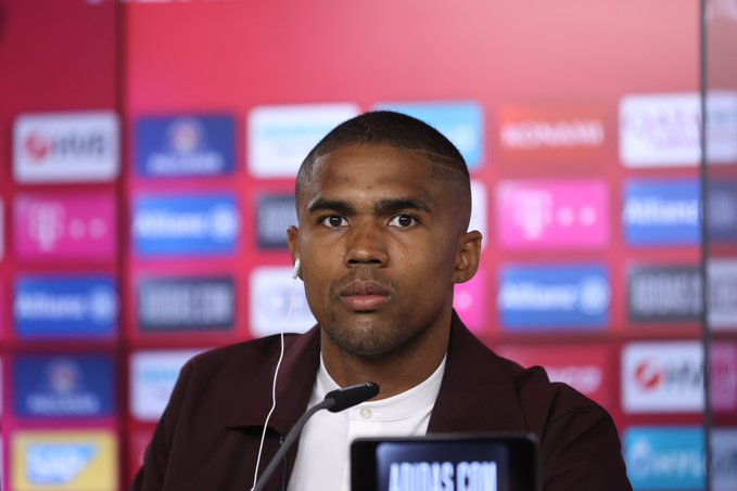 Apresentado no Bayern, Douglas Costa deixa no passado crítica de lenda do clube