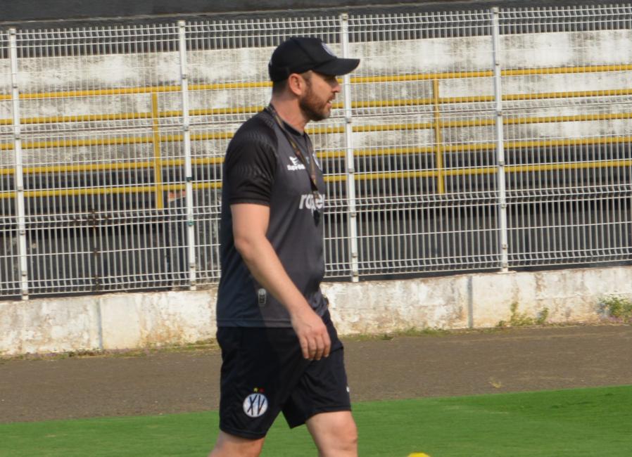 Copa Paulista: Técnico é apresentado e comanda treino no XV de Piracicaba após 9 anos