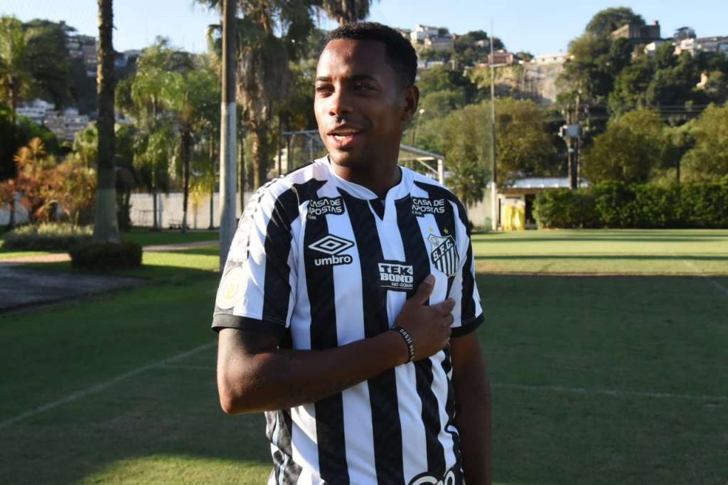 ‘Futebol é o espelho da sociedade’, diz especialista sobre contratação de Robinho