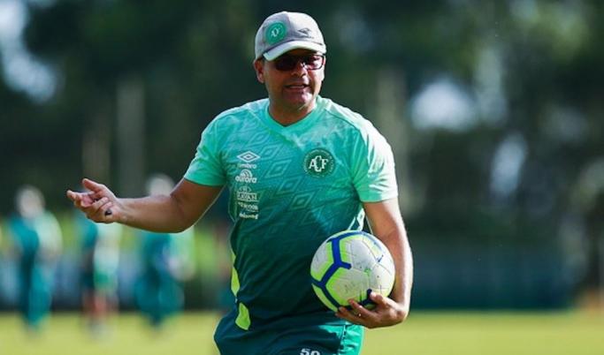 Cotado no Cruzeiro, técnico comanda Chape contra CRB e deixa dirigentes otimistas por…