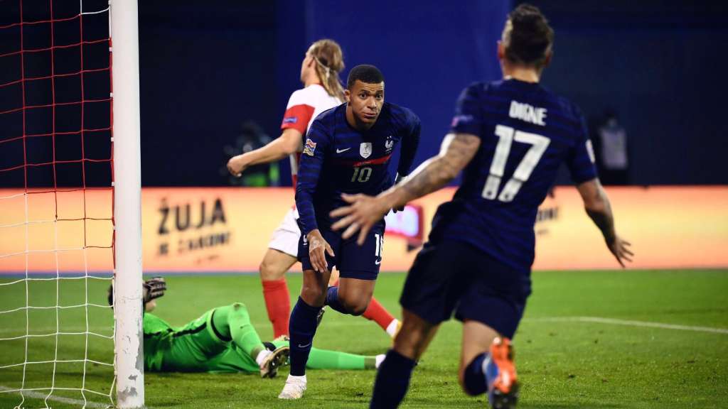 A França foi uma das seleções que garantiram classificação nesta quarta-feira