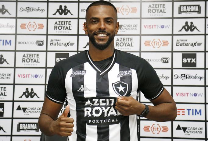 Série B: Ponte Preta pode anunciar zagueiro Ruan Renato, ex-Botafogo