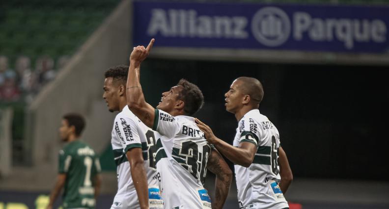 Brasileirão: Heróis do Coritiba comemoram gols e vitória contra o Palmeiras