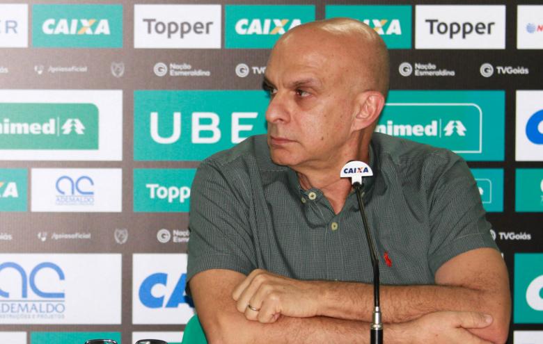 Torcida de clube do Brasileirão protesta “Burrice ou má-fé?” e pede a cabeça de dirigente