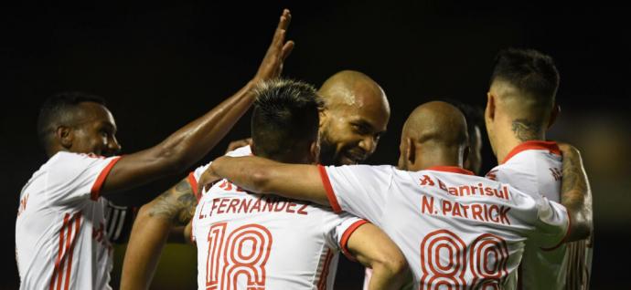 Inter goleou mesmo com Galhardo no banco