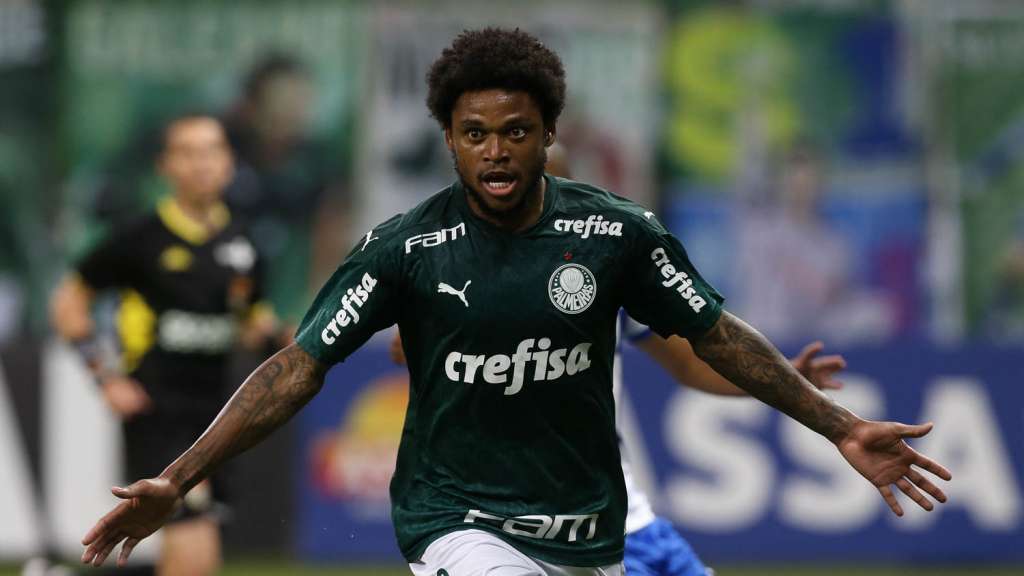 Luiz Adriano chegou ao Palmeiras no ano passado