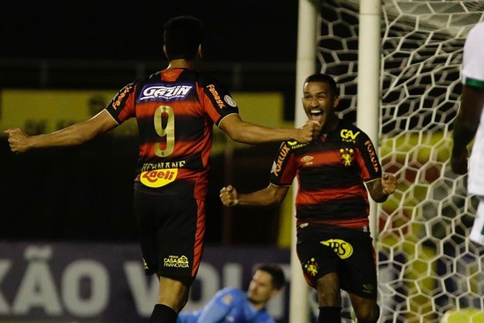 Atacante faz gol e dá assistência, mas não evita derrota do Sport