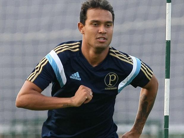 Série B: Gilson Kleina pede e Náutico anuncia ex-atacante do Palmeiras