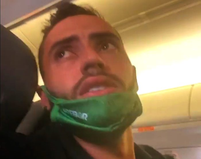 Jogadores de time da Série B relatam pânico após avião arremeter