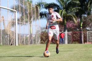 Série C: Fora dos planos, atacante paraguaio é liberado pelo Vila Nova