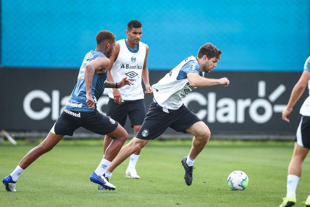 Kannemann treina e deve reforçar o Grêmio contra o São Paulo