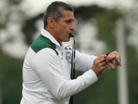 Jorginho: atuação de gala do Coxa