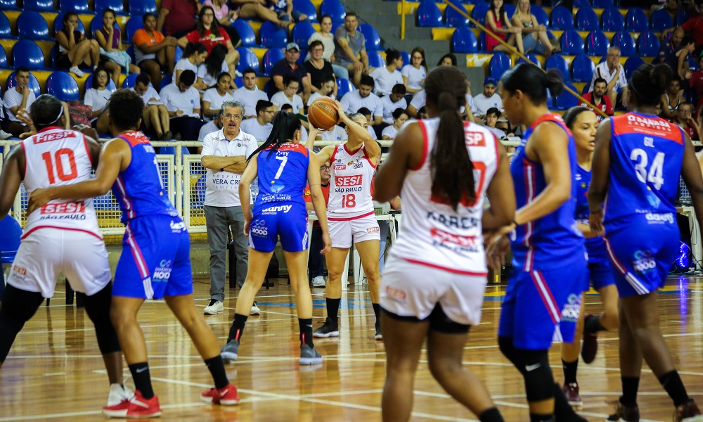 Paulista Feminino de Basquete começa com desafio de manter atletas em segurança