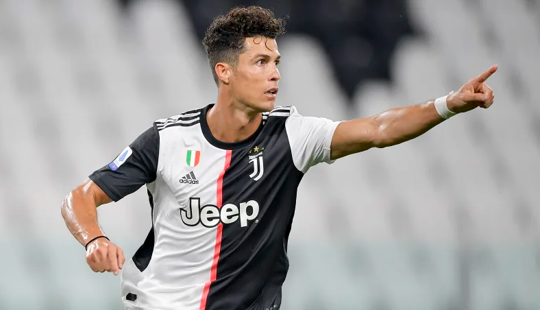 Ministro dos Esportes da Itália acredita que Cristiano Ronaldo violou protocolo