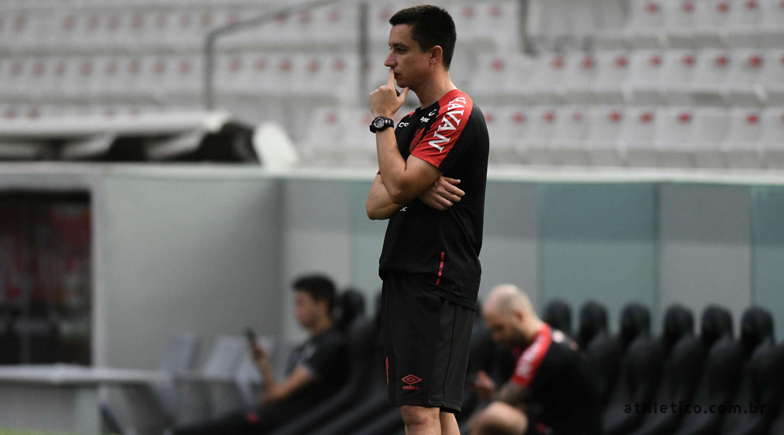 Sequência ruim faz Athletico-PR ir em busca de um novo treinador