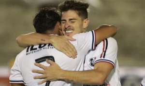 SÉRIE C: Santa Cruz vence apertado o Treze na Paraíba e dispara na liderança