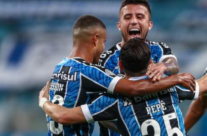 Pepê critica arbitragem após empate do Grêmio no Morumbi: ‘Nem foram ver o VAR’