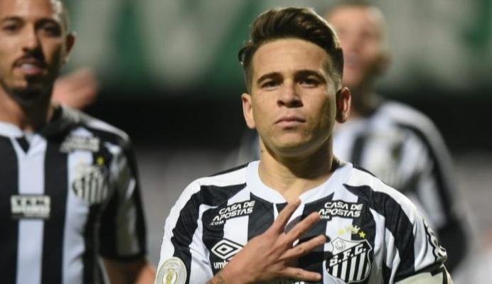 Cuca conformado com saída de Soteldo e promete subir garotos da base do Santos