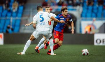 Atleta testa positivo para Covid-19 e jogo é adiado na Europa horas antes do início