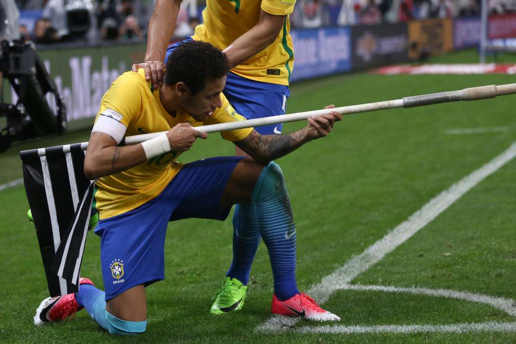 Neymar divulga telefone de companheiro de Seleção: “Vazei sem querer”