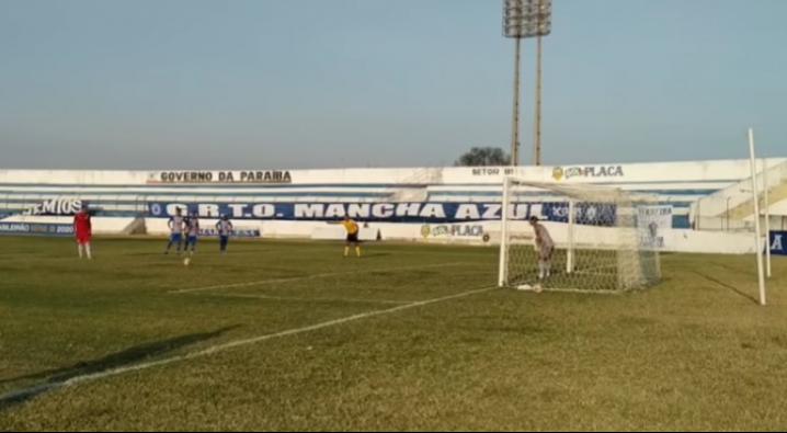 Wallace Pernambucano abriu o placar em cobrança de pênalti