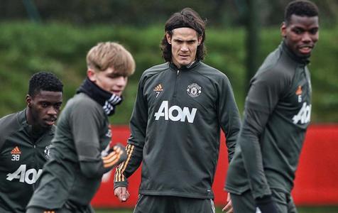 Cavani deve estrear pelo United nesta terça-feira, diante do seu ex-clube