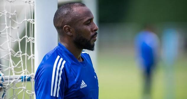 Ex-Corinthians testa postivo para Covid-19 e está fora da estreia de Felipão