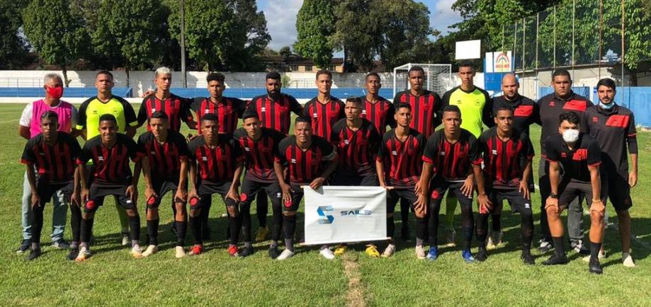 “Pior time do mundo” goleia na estreia e cutuca Cruzeiro nas redes sociais