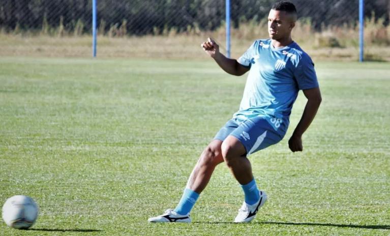 Atacante testa positivo e clube da Série B chega a cinco casos ativos de Covid-19