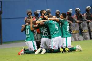 Manaus-AM 3 x 2 Botafogo-PB - Gavião do Norte segue na briga pelo G4 e afunda Belo