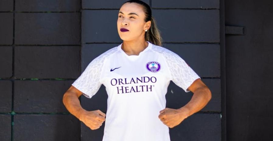 Marta se junta a ex-técnica do Brasil e dará aulas online e de graça