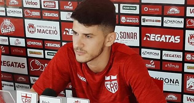 Lateral do CRB garante: “Não vamos deixar o pessoal do G4 se desgarrar”